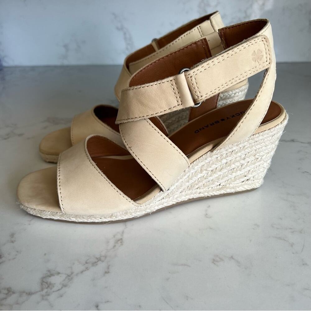 New Lucky Brand Cream Nubuck Srappy Espadrille Wedge Sandals Women’s size 9.5